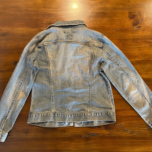 GAP Factory Jean Jacket Size Medium - Picture 4 of 5